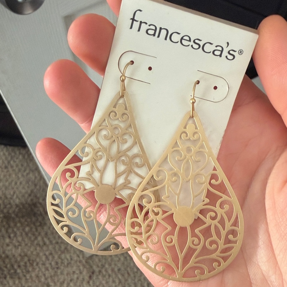 Francesca's Collections Gold Teardrop Earrings
